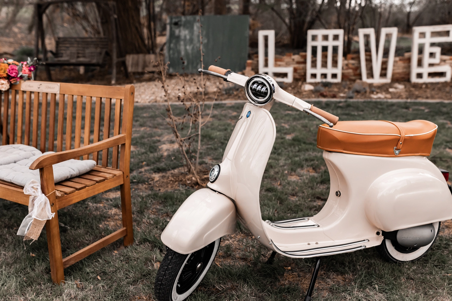 Fachwerk16, Hochzeitsstühle für die Gäste